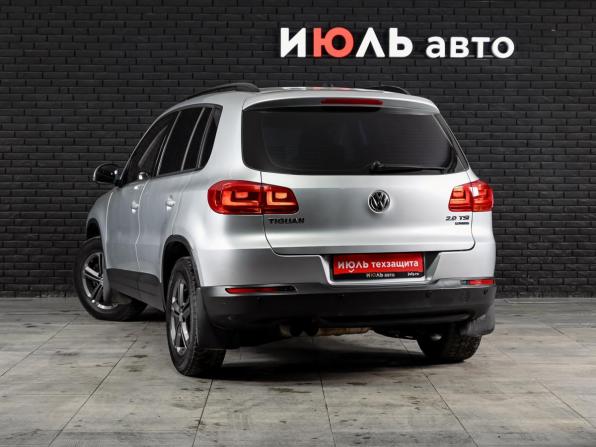 Volkswagen Tiguan I Рестайлинг с пробегом 2011 года, цена 1 299 000 рублей, 213328 км, внедорожник, Автокод Объявления