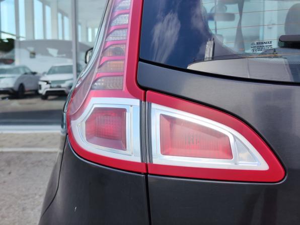 Renault Scenic III с пробегом 2010 года, цена 650 000 рублей, 251187 км, компактвэн, Автокод Объявления