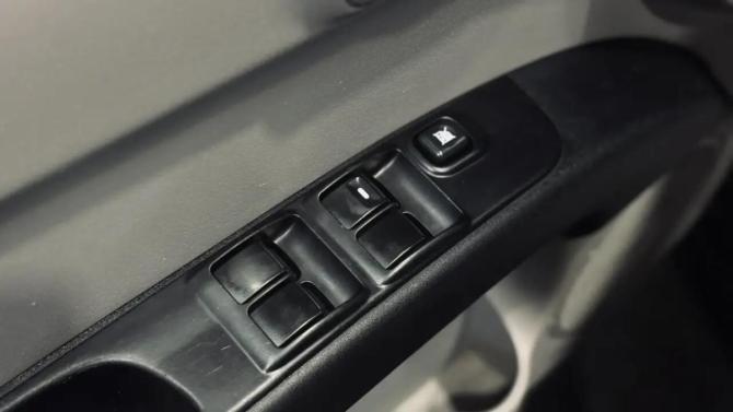 Mitsubishi L200 IV с пробегом 2012 года, цена 1 250 000 рублей, 302538 км, пикап, Автокод Объявления