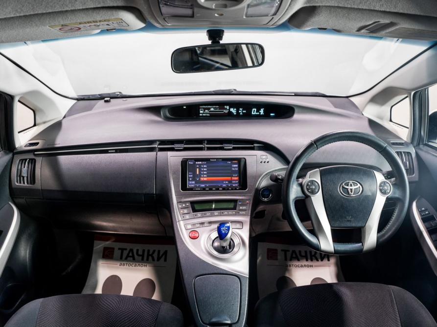 Toyota Prius III Рестайлинг (XW30) Чита  - изображение 7