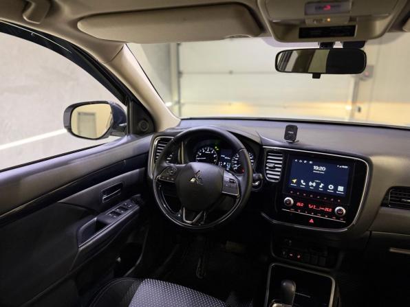 Mitsubishi Outlander III Рестайлинг 3 с пробегом 2021 года, цена 2 499 000 рублей, 46125 км, внедорожник, Автокод Объявления