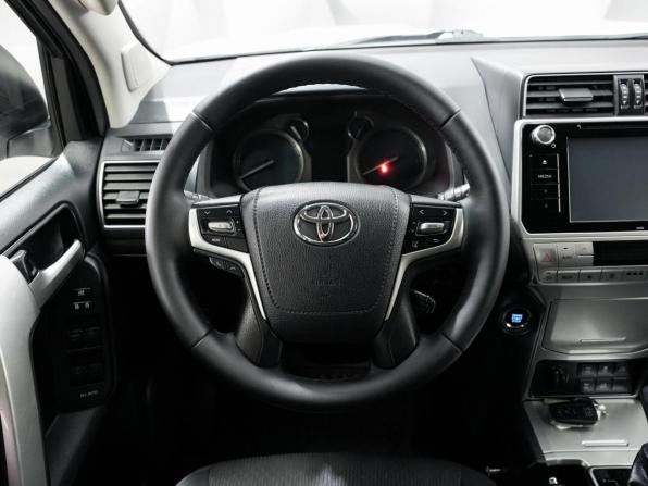 Toyota Land Cruiser Prado 150 Series Рестайлинг 2 с пробегом 2017 года, цена 4 493 000 рублей, 272885 км, внедорожник, Автокод Объявления