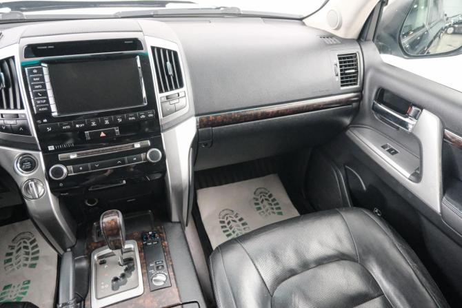 Toyota Land Cruiser 200 Series Рестайлинг 1 с пробегом 2013 года, цена 3 499 000 рублей, 317039 км, внедорожник, Автокод Объявления