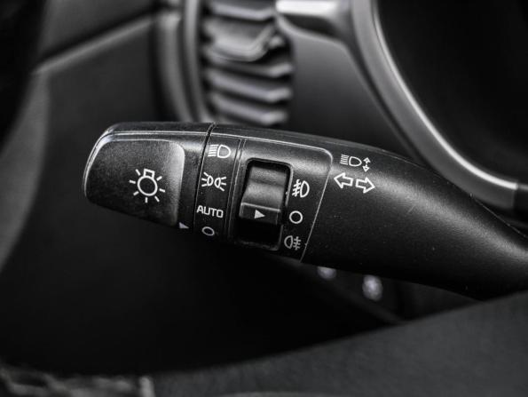 Kia Rio IV Рестайлинг с пробегом 2021 года, цена 1 634 000 рублей, 120071 км, седан, Автокод Объявления
