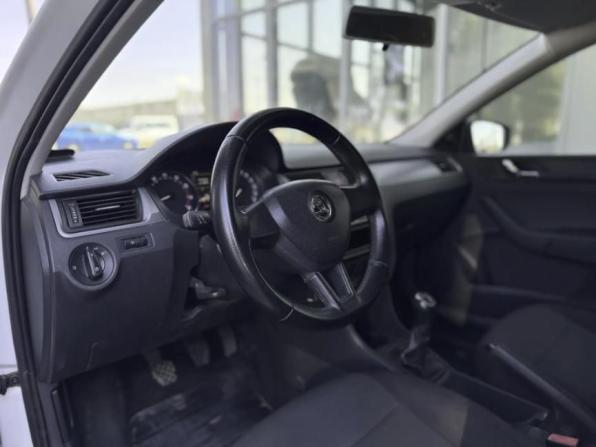 Skoda Rapid I с пробегом 2016 года, цена 670 000 рублей, 285000 км, седан, Автокод Объявления