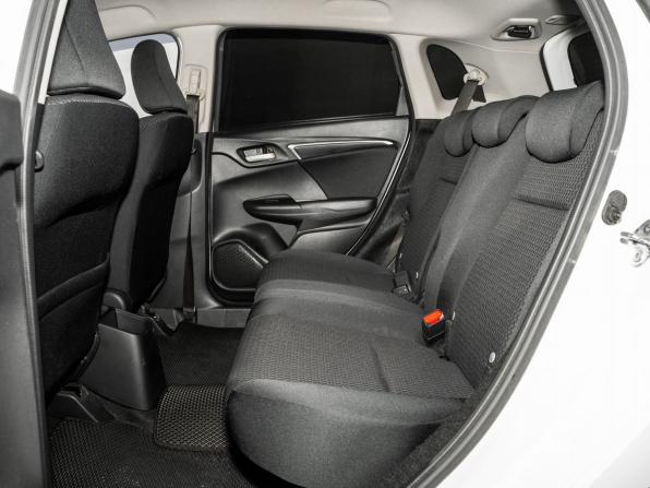 Honda Fit III Рестайлинг с пробегом 2018 года, цена 1 200 000 рублей, 95050 км, хэтчбек, Автокод Объявления