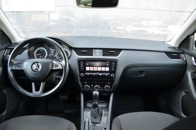 Skoda Octavia III (A7) Рестайлинг с пробегом 2018 года, цена 1 739 900 рублей, 141941 км, лифтбек, Автокод Объявления