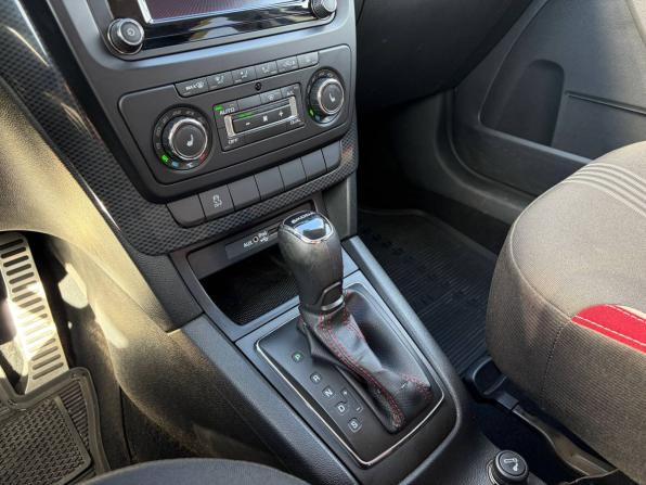 Skoda Yeti I Рестайлинг с пробегом 2017 года, цена 1 185 000 рублей, 186972 км, внедорожник, Автокод Объявления