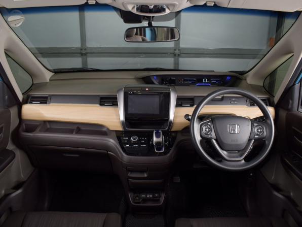 Honda Freed II с пробегом 2016 года, цена 1 299 999 рублей, 170841 км, компактвэн, Автокод Объявления