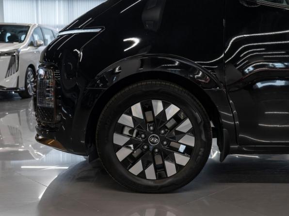 Hyundai Staria I с пробегом 2025 года, цена 8 050 000 рублей, 9570 км, минивэн, Автокод Объявления