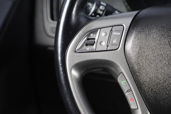 Hyundai ix35 I Рестайлинг с пробегом 2013 года, цена 1 399 000 рублей, 127511 км, внедорожник, Автокод Объявления