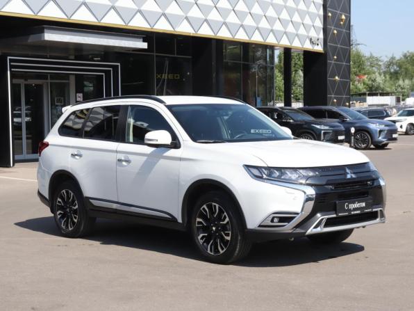 Mitsubishi Outlander III Рестайлинг 3 с пробегом 2021 года, цена 2 980 000 рублей, 36139 км, внедорожник, Автокод Объявления