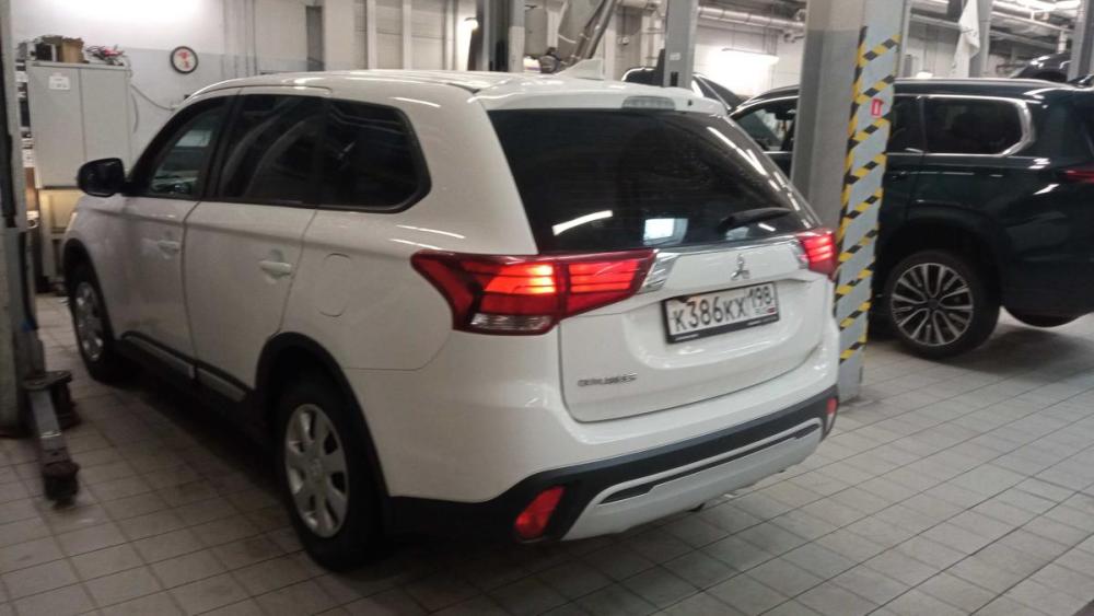 Mitsubishi Outlander III Рестайлинг 3 Санкт-Петербург  - изображение 3