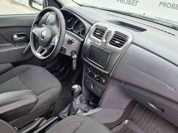 Renault Logan II Рестайлинг с пробегом 2019 года, цена 945 000 рублей, 165000 км, седан, Автокод Объявления