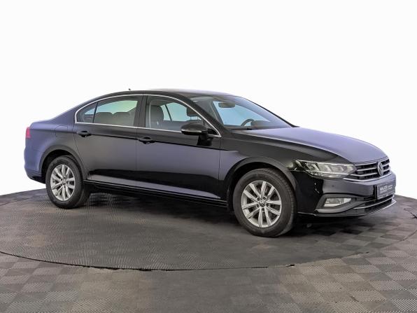 Volkswagen Passat B8 Рестайлинг с пробегом 2021 года, цена 2 210 000 рублей, 90268 км, седан, Автокод Объявления