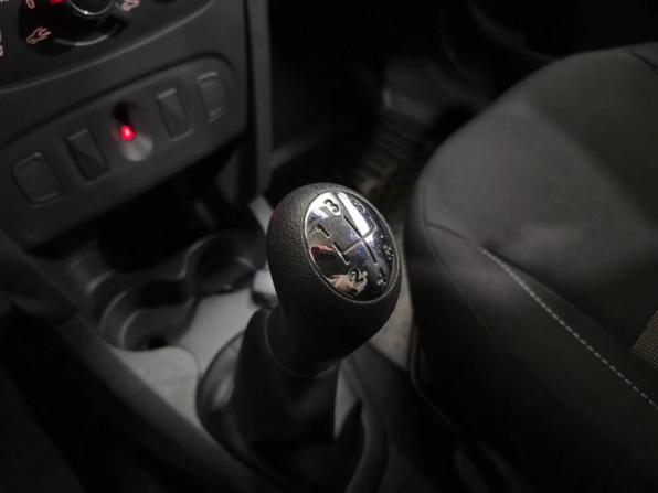 Renault Sandero II Рестайлинг с пробегом 2020 года, цена 1 225 000 рублей, 25900 км, хэтчбек, Автокод Объявления
