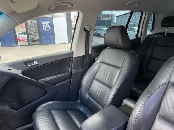 Volkswagen Tiguan I с пробегом 2010 года, цена 1 200 000 рублей, 183232 км, внедорожник, Автокод Объявления