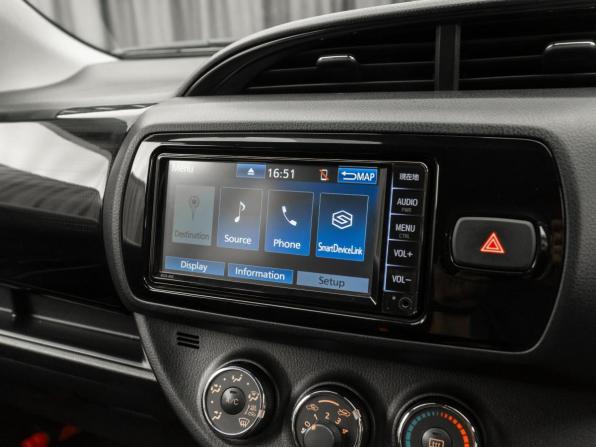 Toyota Vitz III (XP130) Рестайлинг с пробегом 2018 года, цена 1 050 000 рублей, 53960 км, хэтчбек, Автокод Объявления