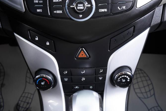 Chevrolet Cruze I Рестайлинг с пробегом 2014 года, цена 819 000 рублей, 151258 км, седан, Автокод Объявления