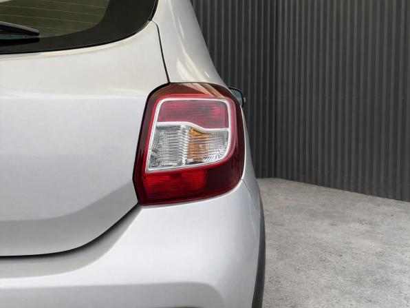 Renault Sandero II с пробегом 2015 года, цена 947 000 рублей, 46534 км, хэтчбек, Автокод Объявления