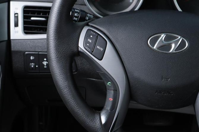 Hyundai Elantra V (MD) Рестайлинг с пробегом 2015 года, цена 1 189 000 рублей, 175500 км, седан, Автокод Объявления