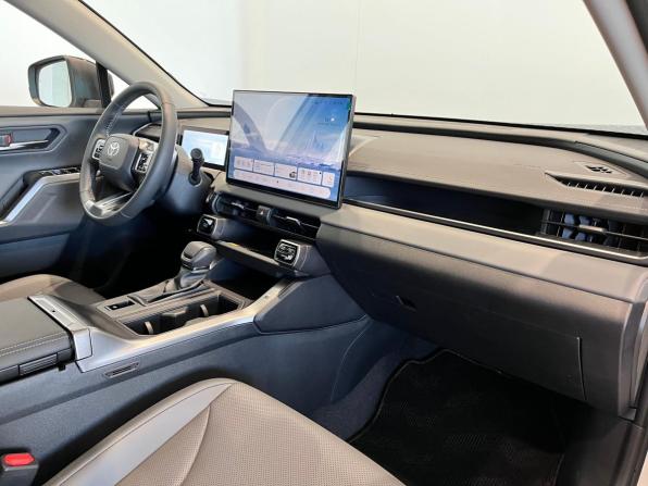Toyota RAV4 VI (XA60) с пробегом 2026 года, цена 4 270 000 рублей, 43 км, внедорожник, Автокод Объявления