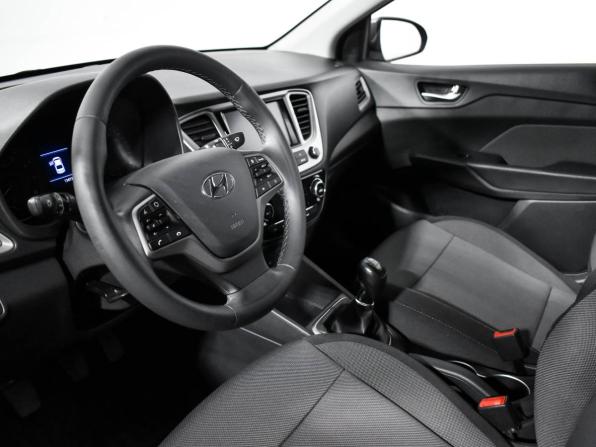 Hyundai Solaris II с пробегом 2019 года, цена 1 190 000 рублей, 135000 км, седан, Автокод Объявления