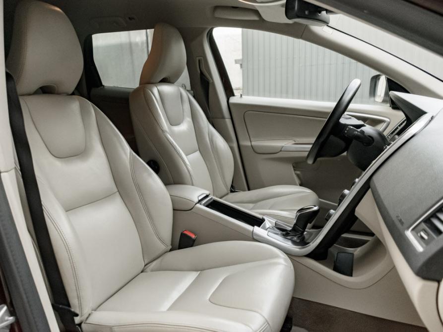 Volvo XC60 I Рестайлинг Екатеринбург  - изображение 14