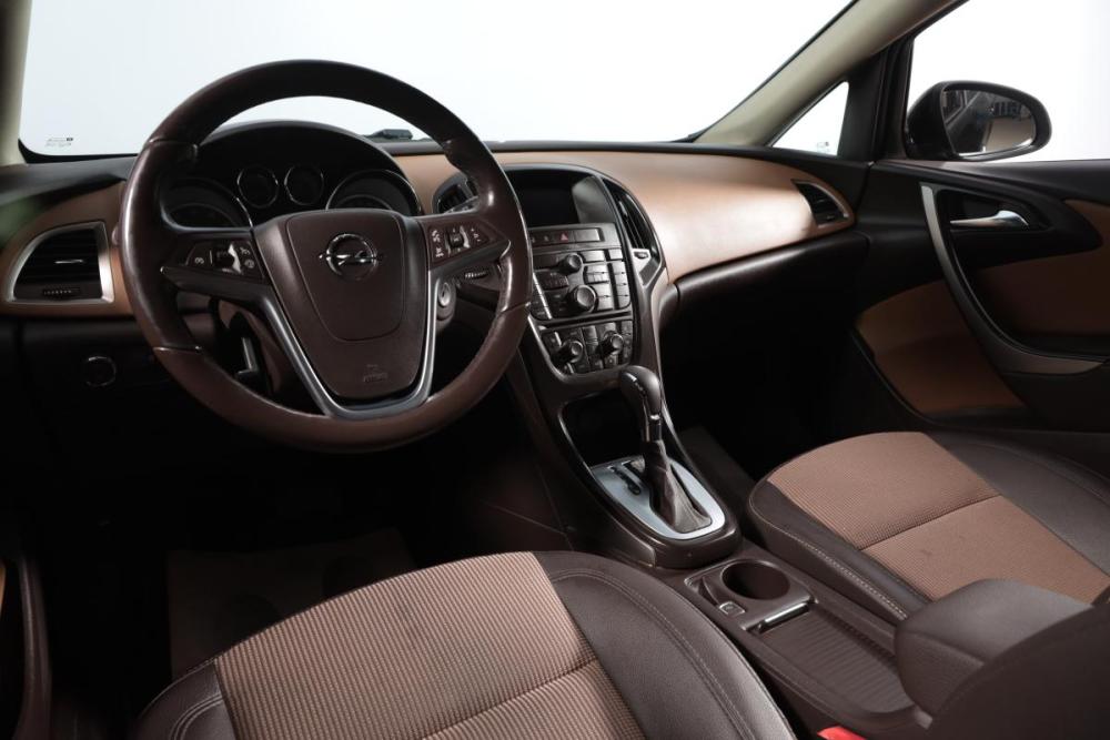 Opel Astra J Рестайлинг Новосибирск  - изображение 8