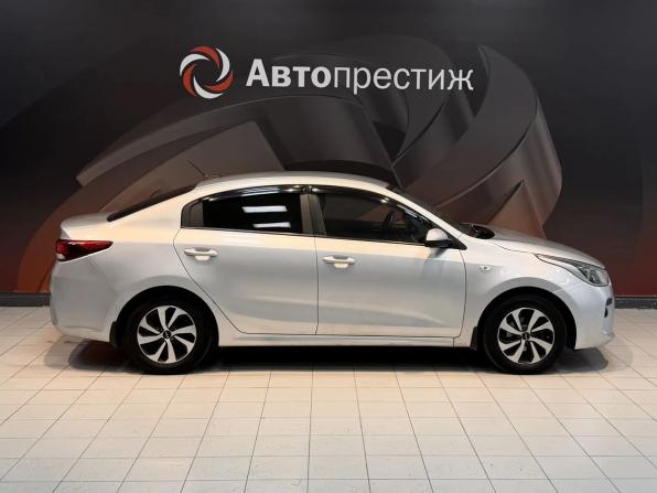 Kia Rio IV с пробегом 2018 года, цена 1 070 000 рублей, 190000 км, седан, Автокод Объявления