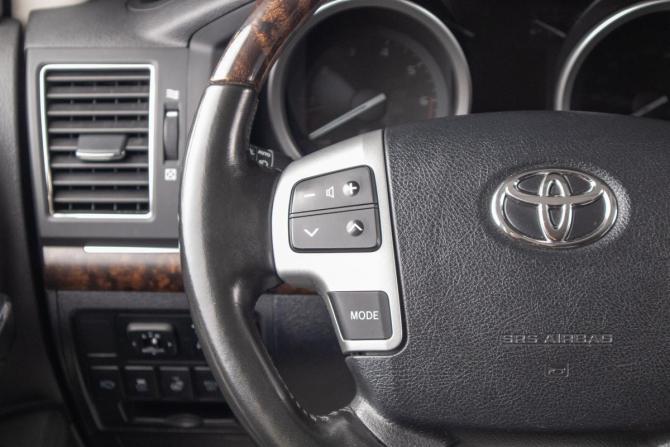 Toyota Land Cruiser 200 Series Рестайлинг 1 с пробегом 2013 года, цена 3 899 000 рублей, 288584 км, внедорожник, Автокод Объявления