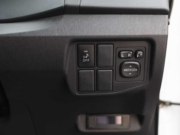 Toyota Prius III Рестайлинг (XW30) с пробегом 2012 года, цена 1 010 000 рублей, 180225 км, лифтбек, Автокод Объявления