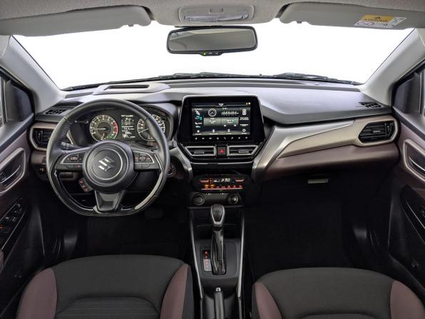 Suzuki Fronx с пробегом 2024 года, цена 1 990 000 рублей, 31400 км, внедорожник, Автокод Объявления