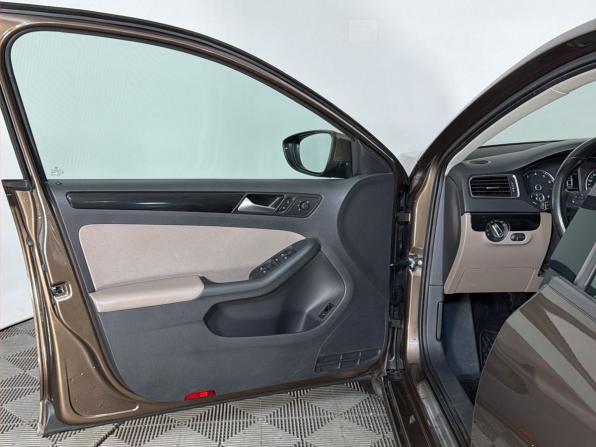 Volkswagen Jetta VI с пробегом 2013 года, цена 1 099 000 рублей, 77000 км, седан, Автокод Объявления