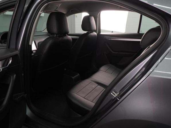 Skoda Octavia III (A7) Рестайлинг с пробегом 2017 года, цена 1 060 000 рублей, 101674 км, лифтбек, Автокод Объявления