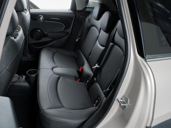 Mini Hatch III (F55/F56) Рестайлинг 2 с пробегом 2022 года, цена 3 149 000 рублей, 16192 км, хэтчбек, Автокод Объявления