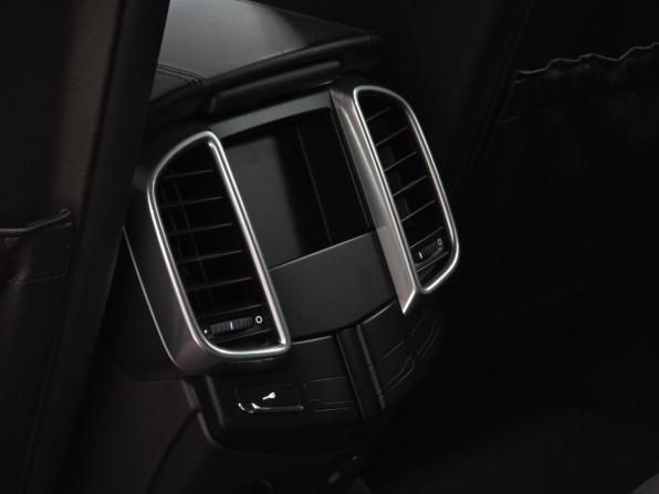 Porsche Cayenne II (958) с пробегом 2011 года, цена 2 499 000 рублей, 106000 км, внедорожник, Автокод Объявления