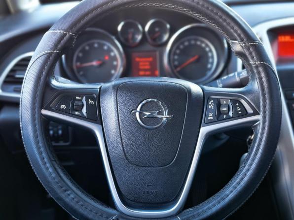 Opel Astra J с пробегом 2012 года, цена 599 000 рублей, 185256 км, хэтчбек, Автокод Объявления