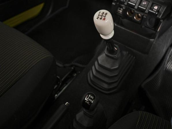 Suzuki Jimny IV с пробегом 2021 года, цена 2 599 000 рублей, 70929 км, внедорожник, Автокод Объявления