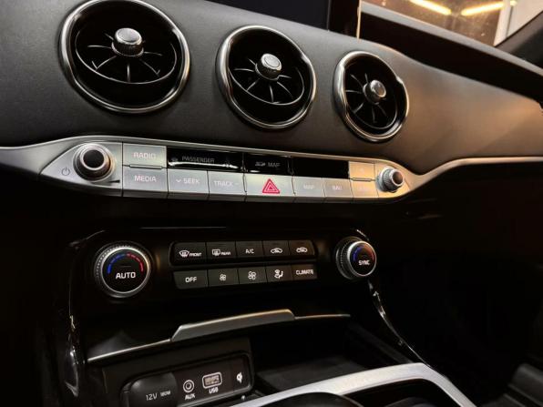 Kia Stinger I с пробегом 2018 года, цена 2 897 000 рублей, 145000 км, лифтбек, Автокод Объявления