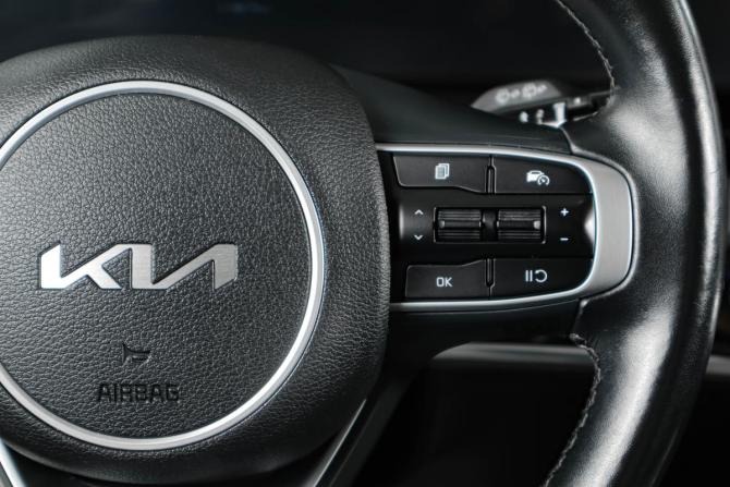 Kia Sportage V с пробегом 2023 года, цена 3 299 000 рублей, 118000 км, внедорожник, Автокод Объявления