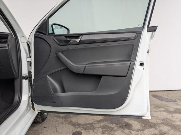 Skoda Rapid II с пробегом 2022 года, цена 1 595 000 рублей, 73274 км, лифтбек, Автокод Объявления