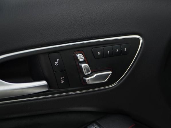 Mercedes-Benz GLA I (X156) Рестайлинг с пробегом 2017 года, цена 2 429 050 рублей, 130018 км, внедорожник, Автокод Объявления