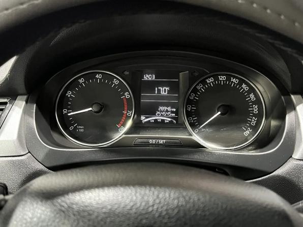 Skoda Rapid I с пробегом 2015 года, цена 670 000 рублей, 254545 км, лифтбек, Автокод Объявления