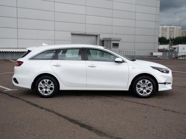 Kia Ceed III Рестайлинг с пробегом 2022 года, цена 2 398 000 рублей, 42300 км, универсал, Автокод Объявления
