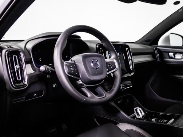 Volvo XC40 I Рестайлинг с пробегом 2024 года, цена 4 657 802 рубля, 55 км, внедорожник, Автокод Объявления