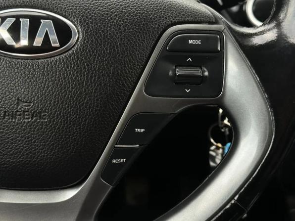 Kia Rio III Рестайлинг с пробегом 2017 года, цена 895 000 рублей, 114035 км, седан, Автокод Объявления
