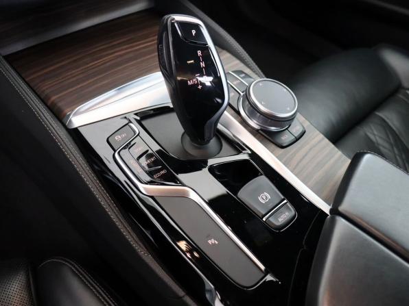 BMW 5 серии VII (G30/G31/G38) с пробегом 2018 года, цена 4 950 000 рублей, 85043 км, седан, Автокод Объявления