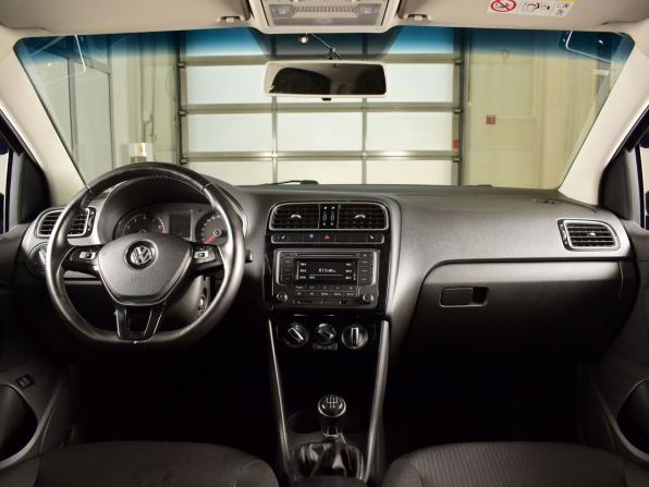 Volkswagen Polo V Рестайлинг с пробегом 2017 года, цена 777 999 рублей, 251560 км, седан, Автокод Объявления