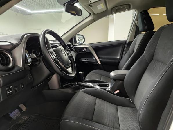 Toyota RAV4 IV (XA40) Рестайлинг с пробегом 2017 года, цена 1 851 000 рублей, 206062 км, внедорожник, Автокод Объявления